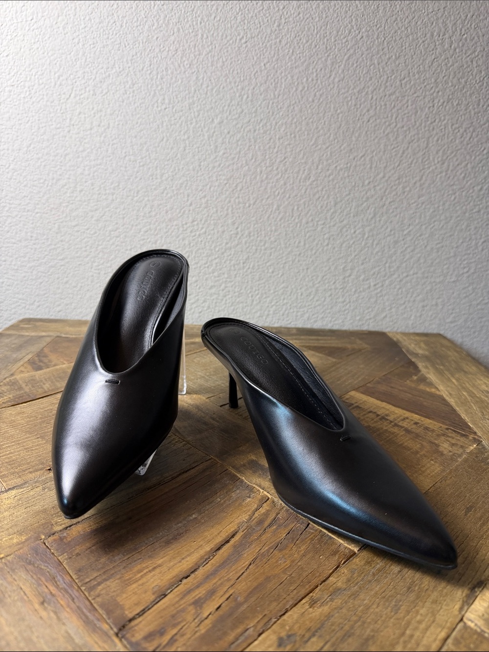 Size 7 Coutgo Seychelles Black Pointed-Toe Leather Mule Heels